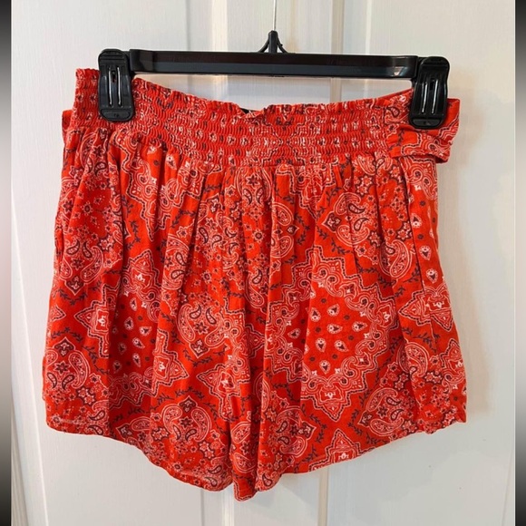 Anthropologie Du Paradis red western handkerchief pattern shorts size XSmall - Picture 4 of 5